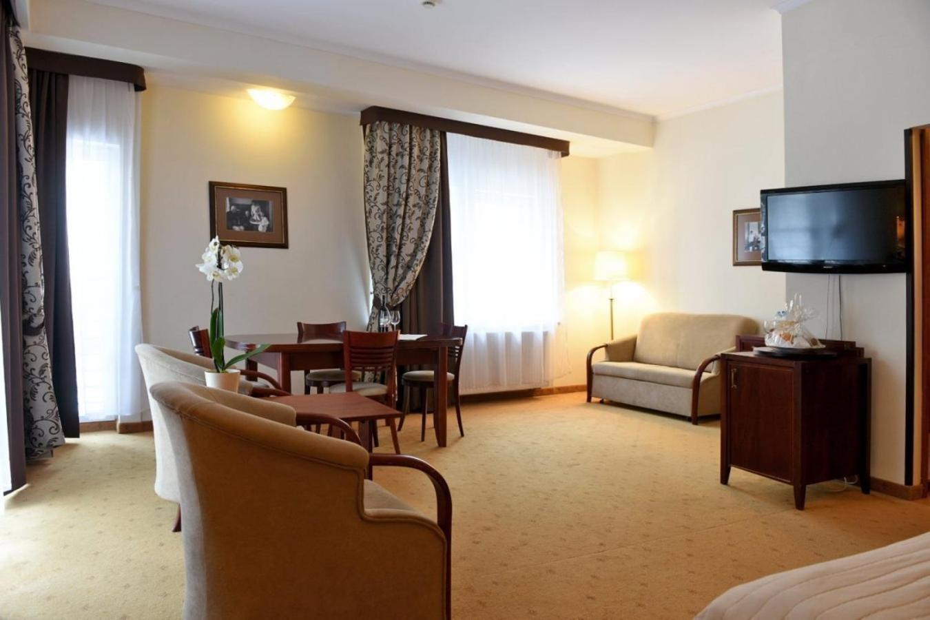Hotel Moscicki Spała Kültér fotó